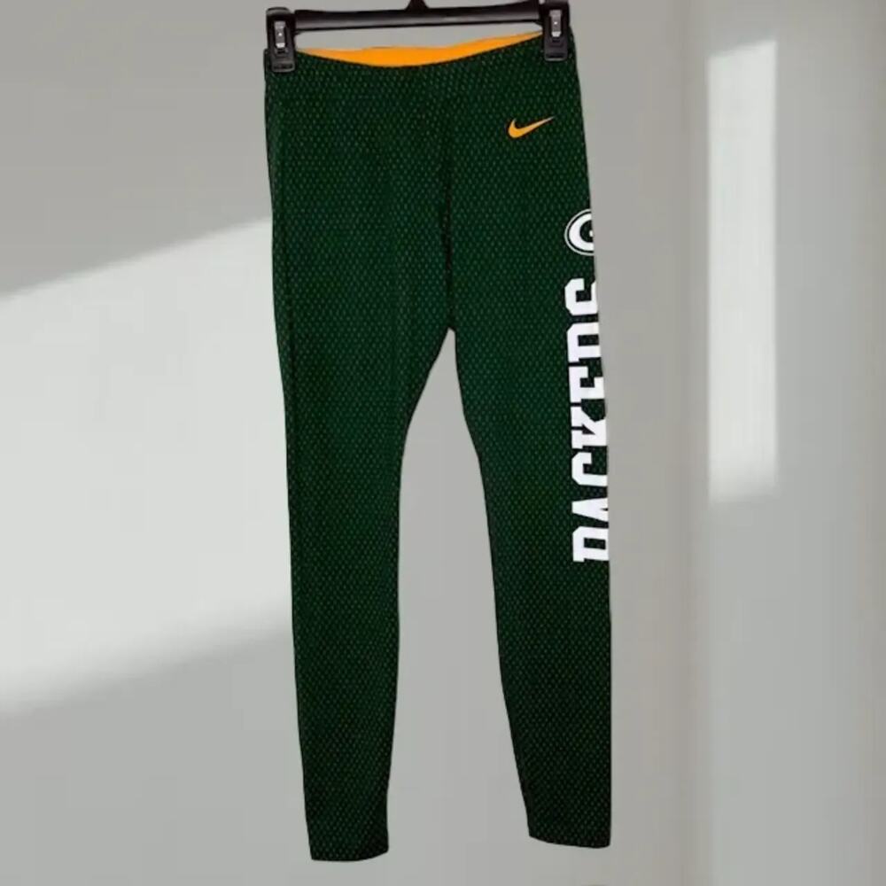 Green Bay Packers Nike Performance Leggings – (Women’s Small)